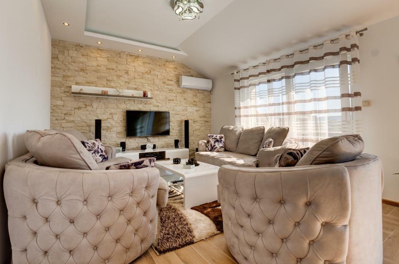 Divino Apartment Tivat Eksteriør billede